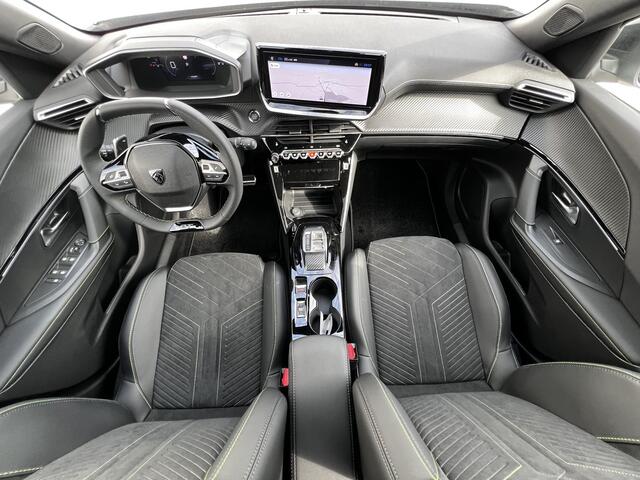 Peugeot 2008 1.2 Hybrid 145 GT / Nieuw, veel voordeel / tot 8 jaar Garantie / Elektr. schuifdak en bestuurdersstoel / Stoelverwarming / Camera 360° / Adapt. CC / Navi / Apple Carplay Android / 17" LM wielen / ook in zwart leverbaar