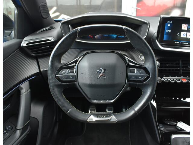 Peugeot 2008 1.2 PureTech GT / Airco / Carplay / Camera / Navigatie / 17" LM