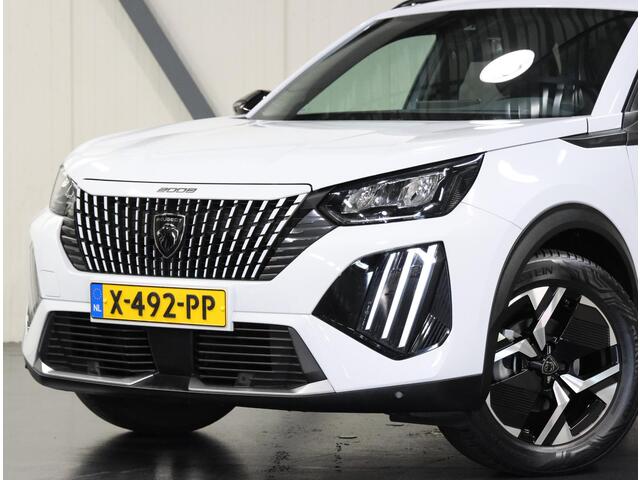 Peugeot 2008 1.2 100PK Allure | AppleCarPlay/AndroidAuto | Climate Control | Cruise Control | Camera | FULL LED | Navigatie | LMV | Parkeersensoren | Armsteun | Privacy Glass | Isofix |