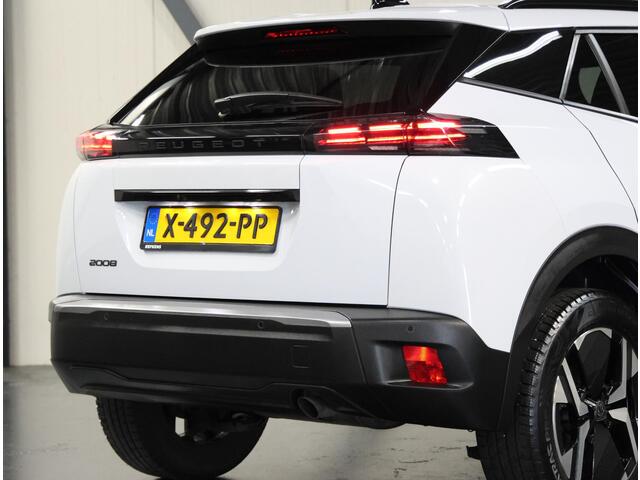 Peugeot 2008 1.2 100PK Allure | AppleCarPlay/AndroidAuto | Climate Control | Cruise Control | Camera | FULL LED | Navigatie | LMV | Parkeersensoren | Armsteun | Privacy Glass | Isofix |