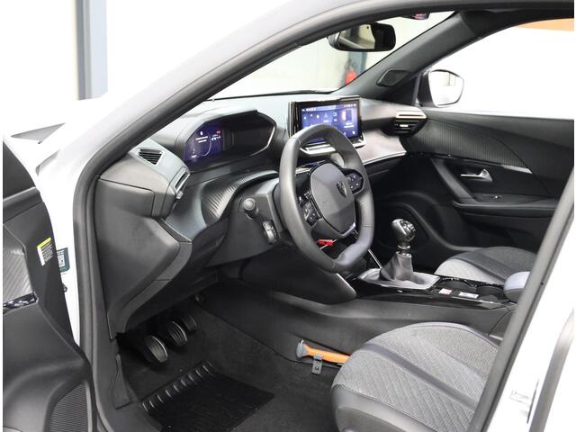 Peugeot 2008 1.2 100PK Allure | AppleCarPlay/AndroidAuto | Climate Control | Cruise Control | Camera | FULL LED | Navigatie | LMV | Parkeersensoren | Armsteun | Privacy Glass | Isofix |