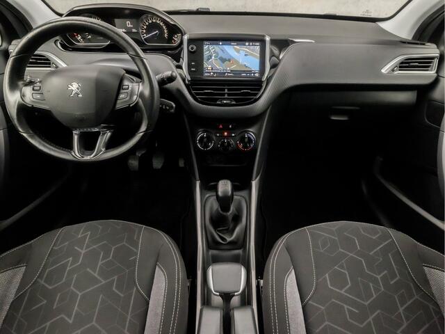 Peugeot 2008 1.2 PureTech Sport (PANORAMADAK, APPLE CARPLAY, NAVIGATIE, LM VELGEN, SPORTSTOELEN, PARKEERSENSOREN, CRUISE, NIEUWE APK, NIEUWSTAAT)