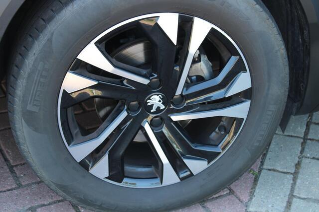 Peugeot 2008 1.2 PureTech Allure Pack NAVIGATIE