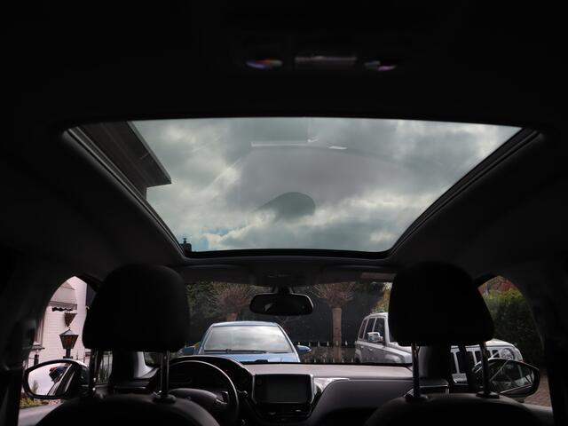 Peugeot 2008 1.2 PureTech Allure / trekhaak / pano