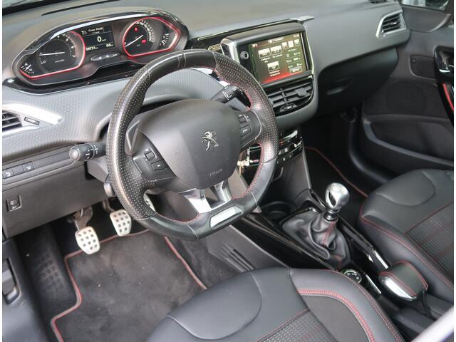 Peugeot 2008 130 Pk. Benzine * GT-line * Super Compleet * Navigatie * 1/2 Leder * L.M. Velgen * Panoramadak * DAB Radio * Apple Car Play / Android Auto Spotify & Google Maps * Climate & Cruise Control * Vingerhoets; Vierde Generatie Eersteklas Service !