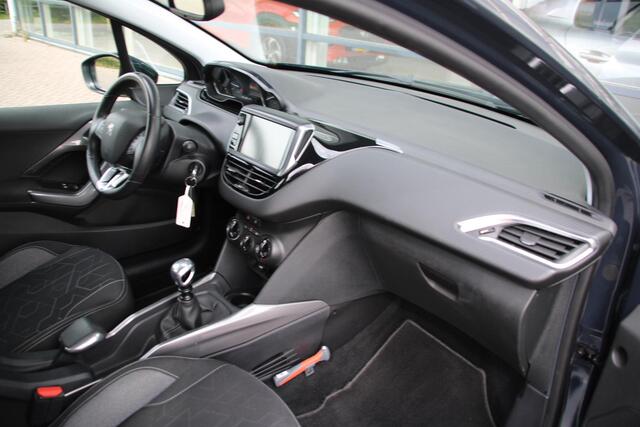 Peugeot 2008 1.2 PureTech 130pk Active Airco Navi Trekhaak 57078km In perfecte staat