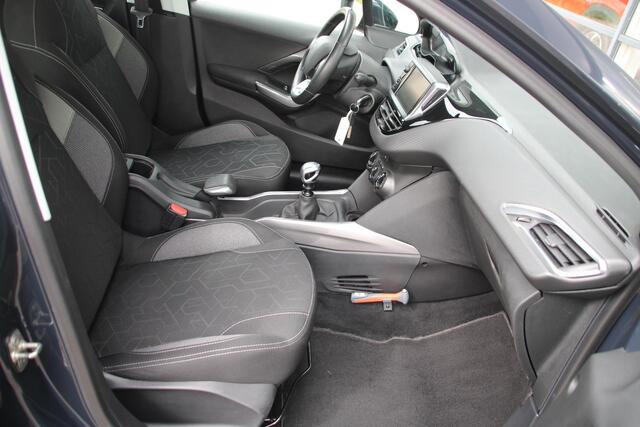 Peugeot 2008 1.2 PureTech 130pk Active Airco Navi Trekhaak 57078km In perfecte staat