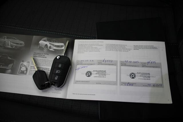 Peugeot 2008 1.2 PureTech Allure - Carplay, Camera, Half Leer