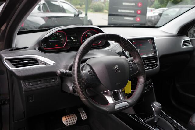 Peugeot 2008 1.2 PureTech 130 PK Automaat GT-Line, Trekhaak, Panoramadak, Climate Control