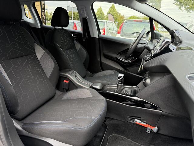 Peugeot 2008 1.2 PureTech Signature 1e Eigenaar,Dealer Onderhouden,Navi,Airco,Cruise,110pk,6 Bak,Lm velgen,Weinig km,N.A.P,Pdc,Nieuwe Apk bij Aflevering