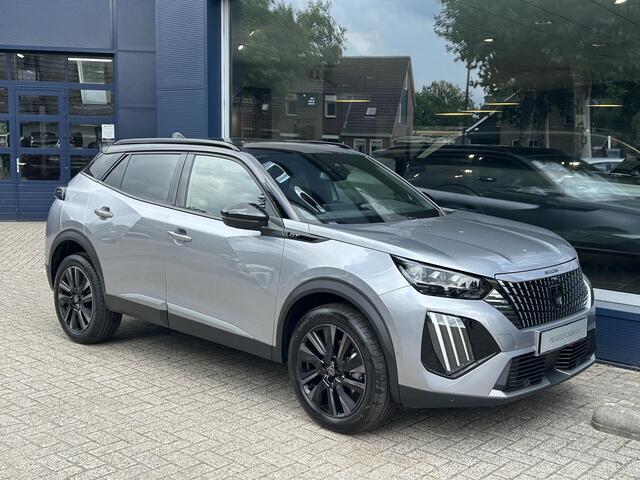 Peugeot 2008 1.2 Hybrid 145 GT | Automaat | Navigatie | 360 Graden Camera | 18 Inch Evissa | Keyless Entry | Full LED Verlichting | Zwart Dak | Dode Hoek Detectie | Cruise Control Adaptief | Climate Control | Hoge Zitpositie.