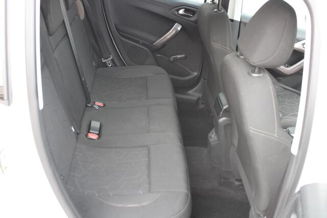 Peugeot 2008 1.2 PureTech Active Automaat Airco Navi Panoramadak Trekhaak