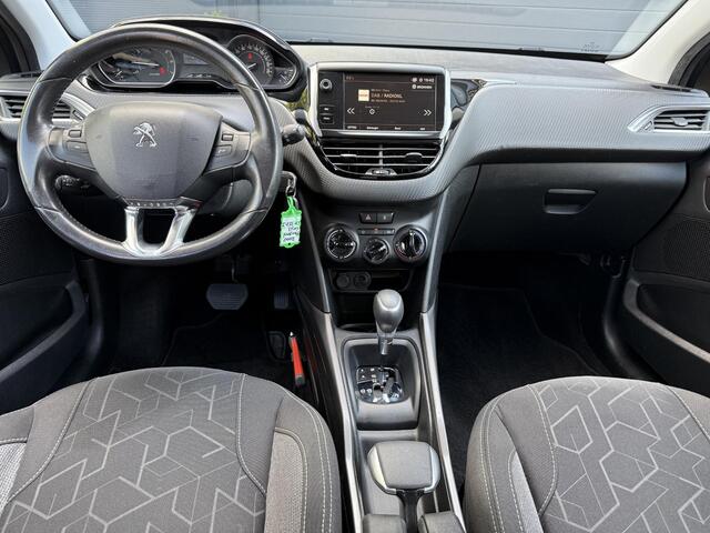 Peugeot 2008 1.2 PureTech Blue Lion 110pk,Trekhaak,2e Eigenaar,Navi,Automaat,Airco,Cruise,Lm velgen,Apk tot 03-2026