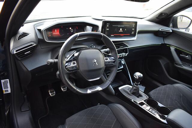 Peugeot 2008 1.2 PureTech GT Pack | Pano | Apple CarPlay | Half Leer| Stoelverw. | Focal