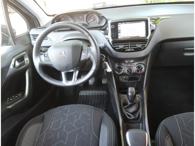 Peugeot 2008 1.2 Benzine Active * Airco * Navigatie * Cruise Control * Isofix * Parkeersensoren * Vingerhoets; Vierde Generatie Eersteklas Service !