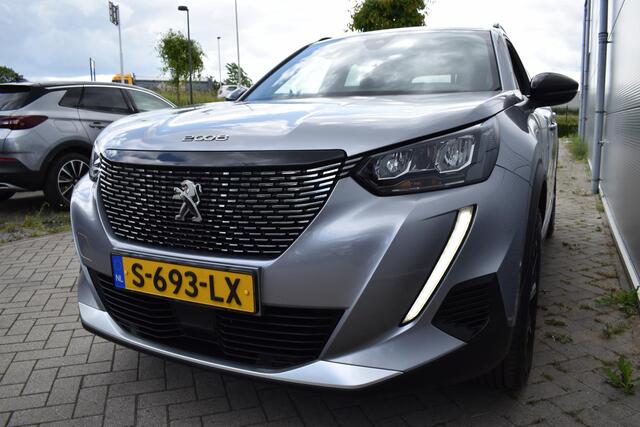 Peugeot 2008 1.2 PureTech Allure Pack CAMERA / ECC / CARPLAY