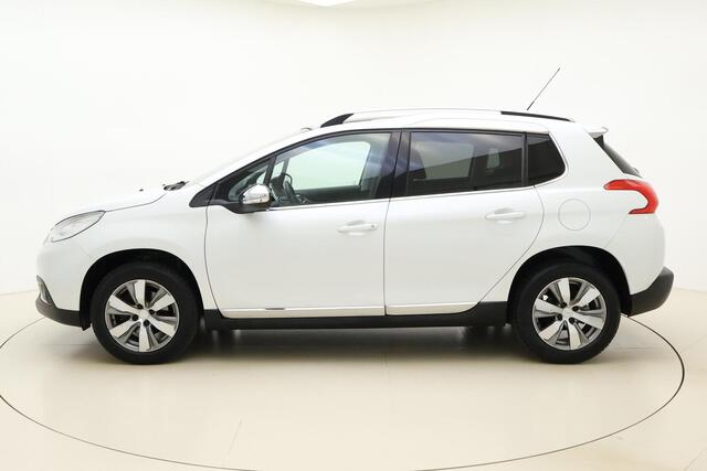 Peugeot 2008 PureTech 110 Allure | Trekhaak | Panoramadak | Clima | LM velgen