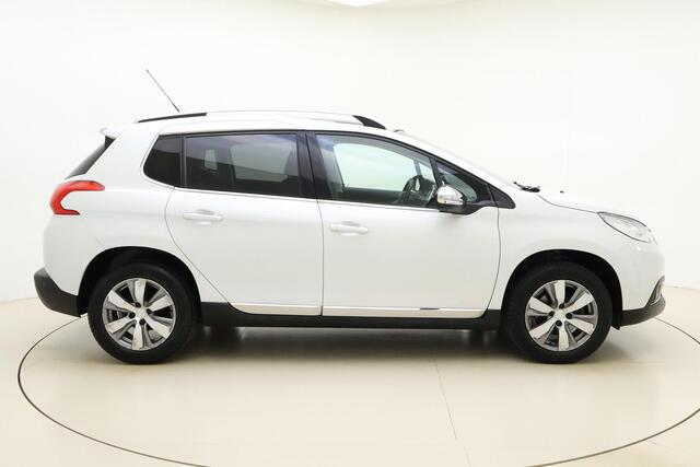 Peugeot 2008 PureTech 110 Allure | Trekhaak | Panoramadak | Clima | LM velgen