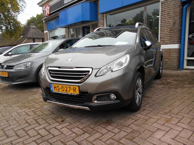 Peugeot 2008 1.2i Pure Tech Style NL-auto met logische km's !