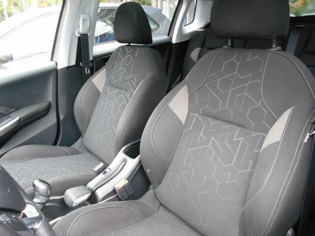 Peugeot 2008 1.2i Pure Tech Style NL-auto met logische km's !