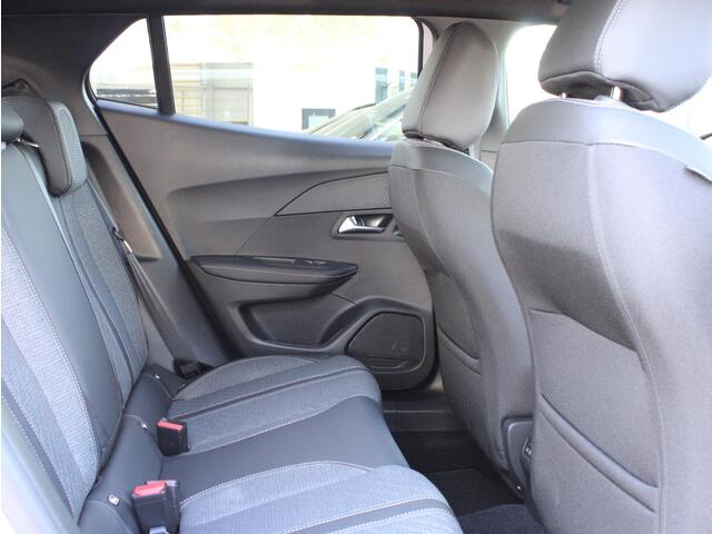 Peugeot 2008 1.2 PureTech 100 Allure | Navi / Camera / Climate