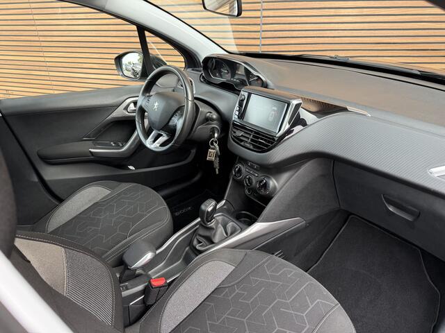 Peugeot 2008 1.2 PureTech Blue Lion Panodak / Navi / Airco / Cruise / Trekhaak