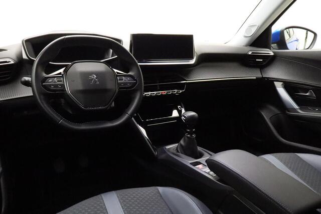 Peugeot 2008 1.2 PureTech Allure | Apple Carplay/Android Auto | Navigatie | 3D Cockpit | Cruise control | Keyless entry + Start | Parkeersensoren V+A | Achteruitrijcamera |