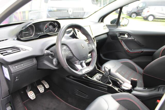 Peugeot 2008 1.2 PureTech GT-line | PANORAMA | CAMERA | PARKEERSENSOREN | CLIMATE CONTROL | CRUISE CONTROL | BLUETOOTH MEDIA