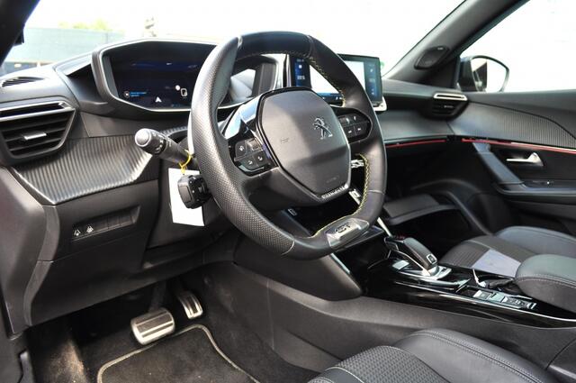 Peugeot 2008 1.2 GT aut. schdak key-less focal cam v+a adapcrc