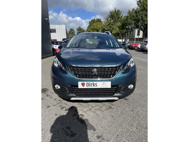 Peugeot 2008 130pk Allure (Navigatie - Automatische Airco - Apple Carplay - Parkeersensoren - Lichtmetalen velgen)