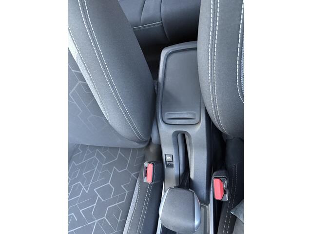 Peugeot 2008 1.2 PureTech Blue Lion Pano.dak, cruise control,Navi.