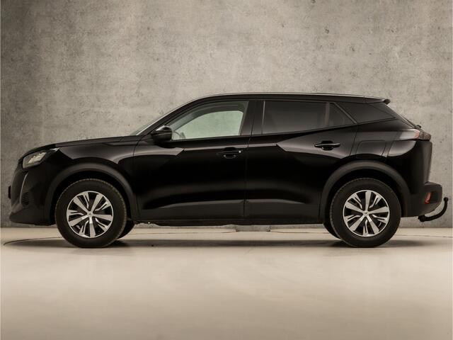 Peugeot 2008 1.2 PureTech Sport (APPLE CARPLAY, GROOT NAVI, GETINT GLAS, TREKHAAK, PARKEERSENSOREN, SPORTSTOELEN, CRUISE, LM VELGEN, LED KOPLAMPEN, DAB+, NIEUWSTAAT)