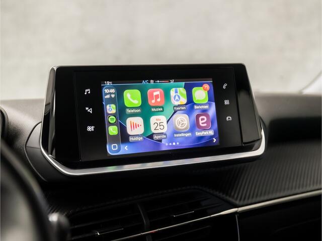 Peugeot 2008 1.2 PureTech Sport (APPLE CARPLAY, GROOT NAVI, GETINT GLAS, TREKHAAK, PARKEERSENSOREN, SPORTSTOELEN, CRUISE, LM VELGEN, LED KOPLAMPEN, DAB+, NIEUWSTAAT)