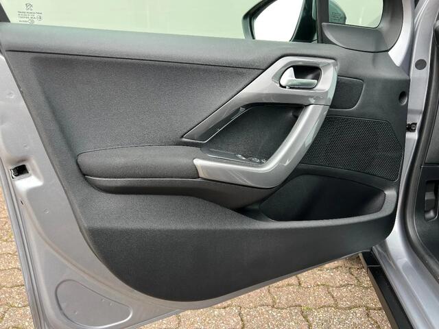 Peugeot 2008 1.2 PureTech | NL auto | Panoramadak | Trekhaak | Nieuwstaat!