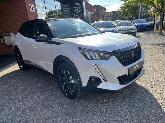 Peugeot 2008 1.2 PureTech GT-Line // SCHUIF-KANTELDAK // FULL LED // LEDER // ELEK.STOELEN+MEMORY // NAVI+CARPLAY // CAMERA // 3D COCKPIT //