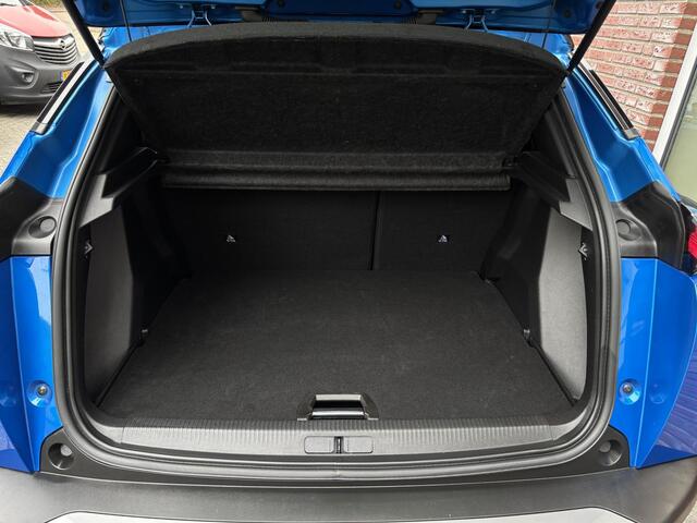 Peugeot 2008 GT 1.2 Turbo 130pk EAT8 | KEYLESS ENTRY | ADAPTIVE CRUISE | WINTERPACK | NAVI | 360° CAMERA | GRIPCONTROL | DODEHOEKBEW.
