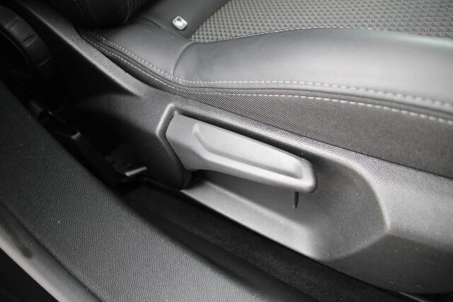 Peugeot 2008 1.2 PureTech 130pk GT-Line Airco Carplay Camera Stoelverwarming Dealer onderhouden