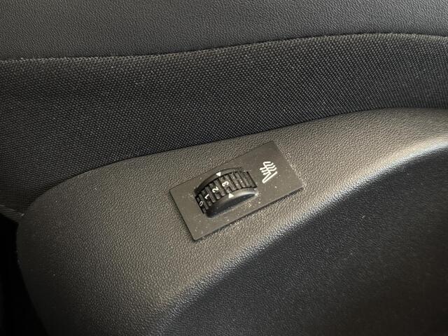 Peugeot 2008 1.2 PureTech Allure | Automaat | Camera | Navi | Trekhaak | Stoelverwarming | Clima | ( Vesteging - Nieuwegein )