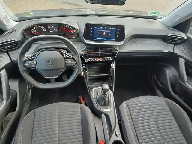 Peugeot 2008 1.2 PureTech Active //Trekhaak//1e eigenaar//4-seizoenenbanden