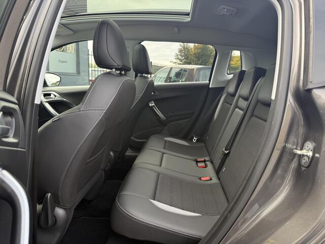 Peugeot 2008 1.2 PureTech Allure 2e Eigenaar,Navi,Pano,Camera,Clima,Cruise,PDC,Trekhaak,Apple Carplay,N.A.P,APK tot 05-2026