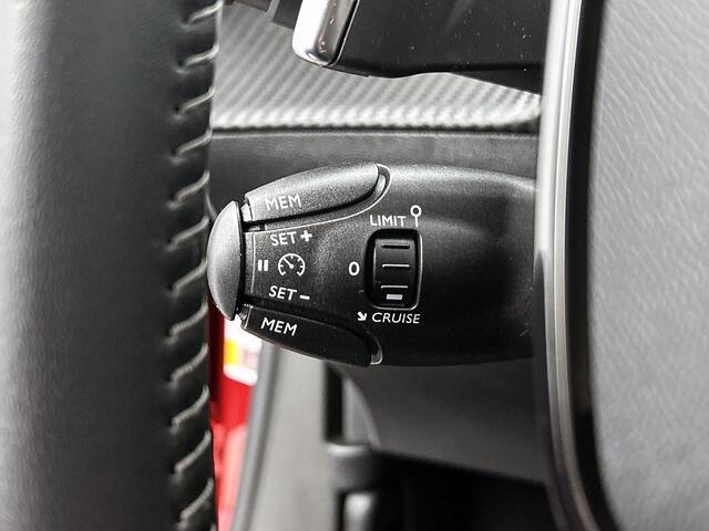 Peugeot 2008 130 PK Automaat Active Pack | Camera | Parkeersensoren | Apple Carplay |