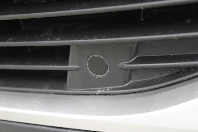 Peugeot 2008 1.2 GT Pack Automaat | incl. 12 maanden garantie | Trekhaak | LED | 18" velgen | DAB+ | Focal Audio System | Keyless entry + start | Grootlicht assist | Sfeerverlichting | Stoelverwarming | Adaptive cruise control | Schakelflippers | Lane assist | Panoram