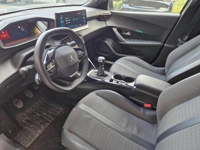 Peugeot 2008 1.2 PureTech Allure Pack | Climate & Cruise Control | Achteruit Rijd Camera | AppleCarplay/Android Auto |