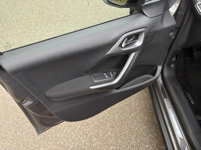 Peugeot 2008 1.2 PureTech Allure / NAVI / CRUISE / AIRCO ECC / 139dkm!