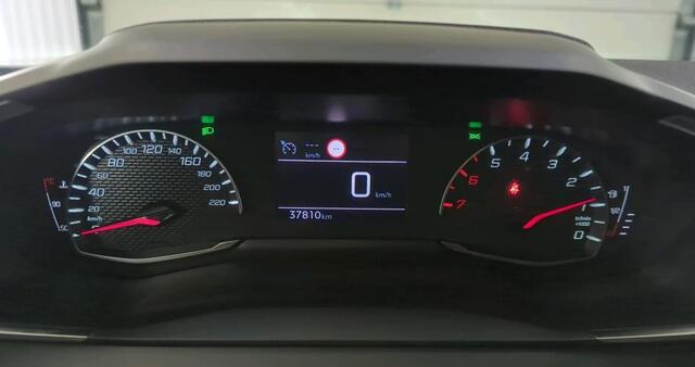 Peugeot 2008 1.2 100 pk Allure Navigatie Climate Control Parkeersensoren Carplay Android Lichtmetalen velgen led Koplampen 1/2 Leder NL Auto 1e Eigenaar