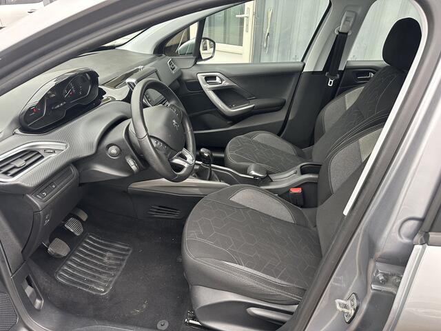 Peugeot 2008 1.2 PureTech Blue Lion