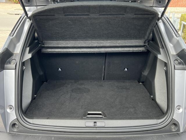 Peugeot 2008 1.2 Turbo 130 pk Automaat Allure Pack Navigatie* Carplay Keyless Camera 17 inch Velgen Stoelverwarming ACC I-Cockpit Getint Glas Distributieriem is vervangen