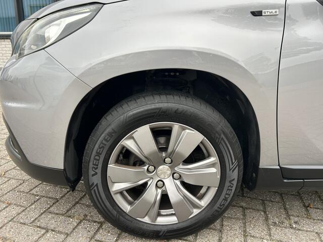 Peugeot 2008 1.2 VTI Style CRUISE PDC NAVI LED LMV.