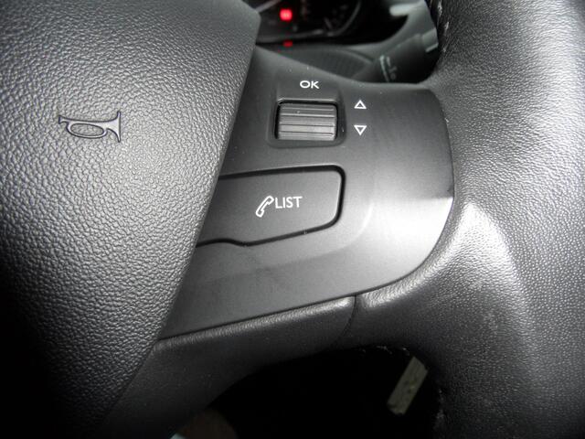 Peugeot 2008 1.2 PureTech Blue Lion