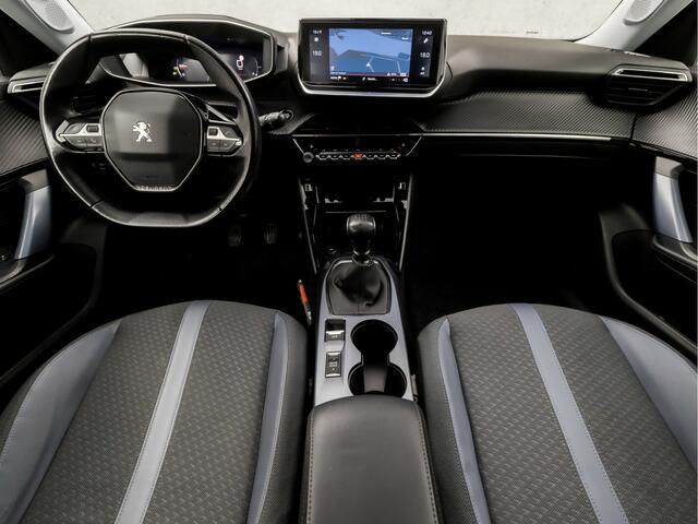 Peugeot 2008 1.2 PureTech Allure Sport (VIRTUAL COCKPIT, APPLE CARPLAY, GROOT NAVI, LEDER, STOELVERWARMING, 360 CAMERA, SPORTSTOELEN, GETINT GLAS, KEYLESS, NIEUWSTAAT)